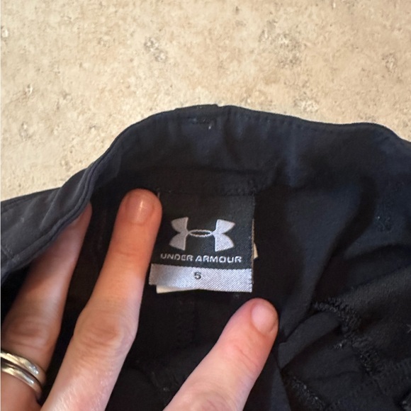 Boy’s Under Armour Quick Dry Black Shorts - Picture 2 of 6